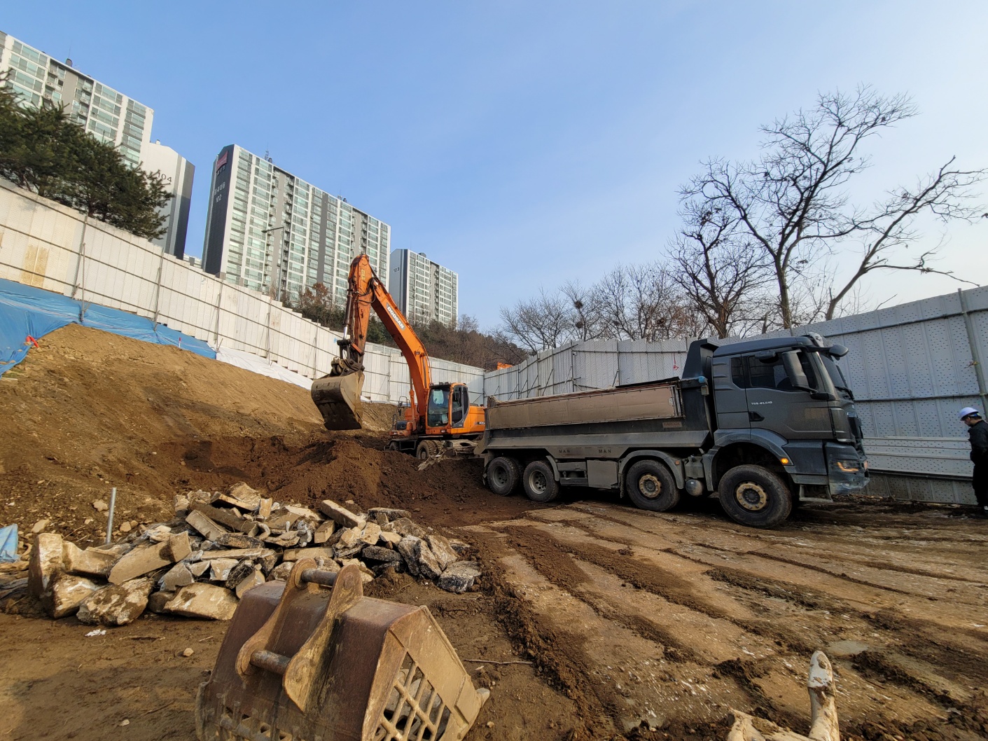 9. 2025.01.22(수)_산책로 토사반출.jpg