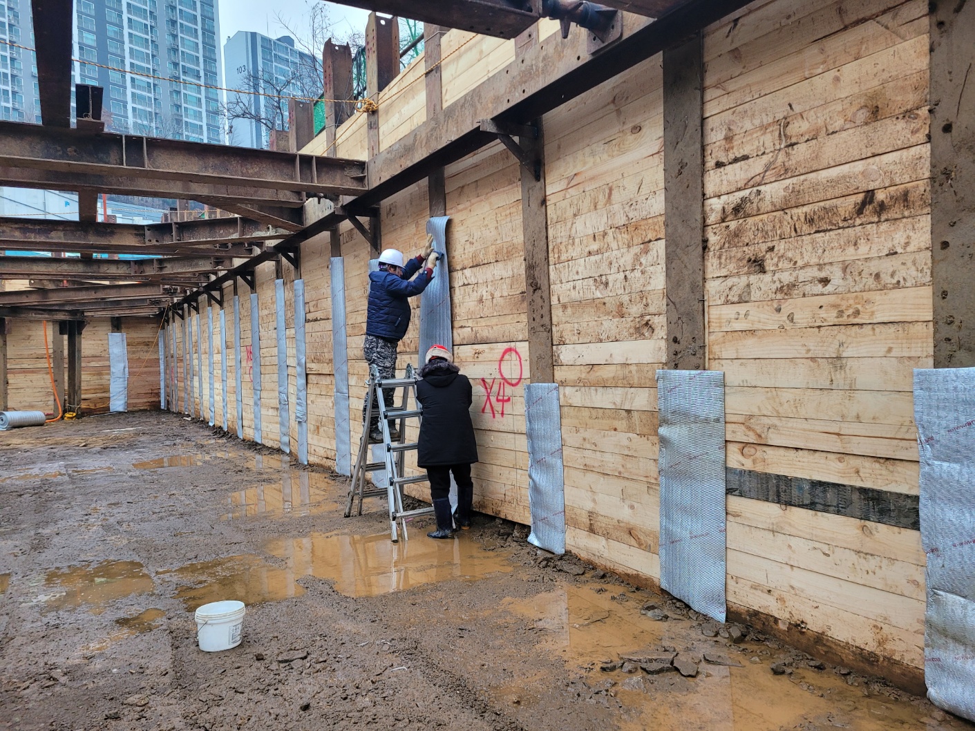 3. 2025.01.20(월) _ side pile 보양작업(인발준비작업).jpg