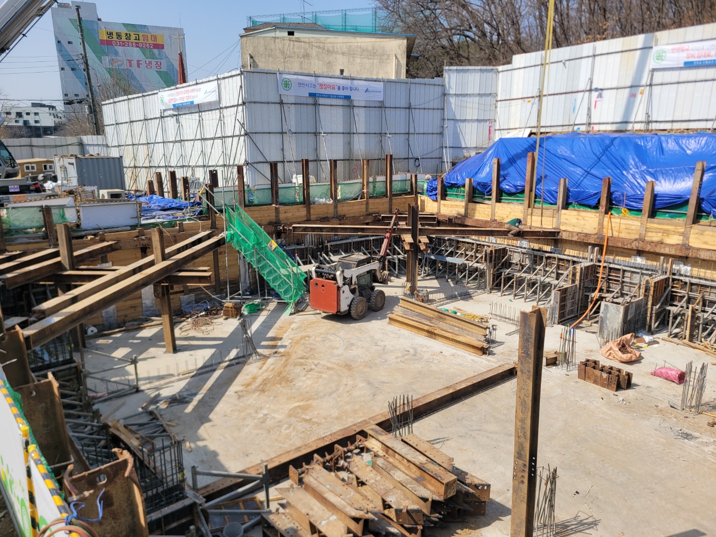 12. 2025.03.13_가시설 해체(스트러트 해체).jpg